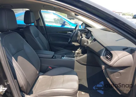 2018 Buick Regal Sportback Essence from USA, damaged, VIN W04GP6SX4J1117528